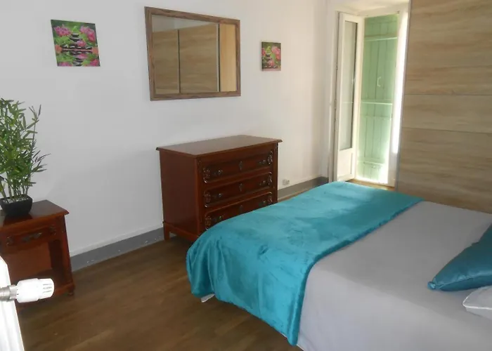 Lili Nyaraló Blis-et-Born